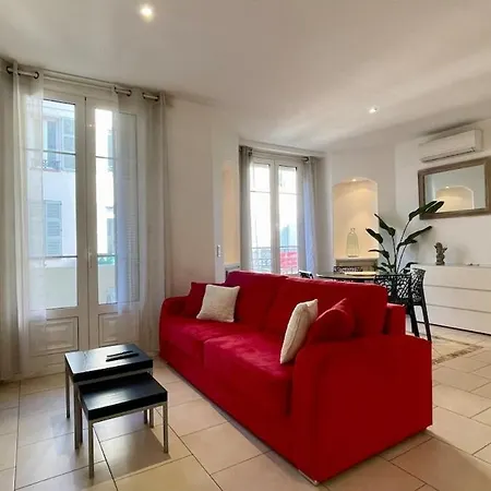 Magnifique Situe Proche Du Palais *