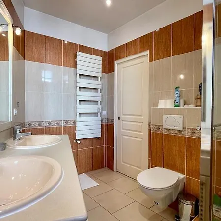 Magnifique Situe Proche Du Palais *